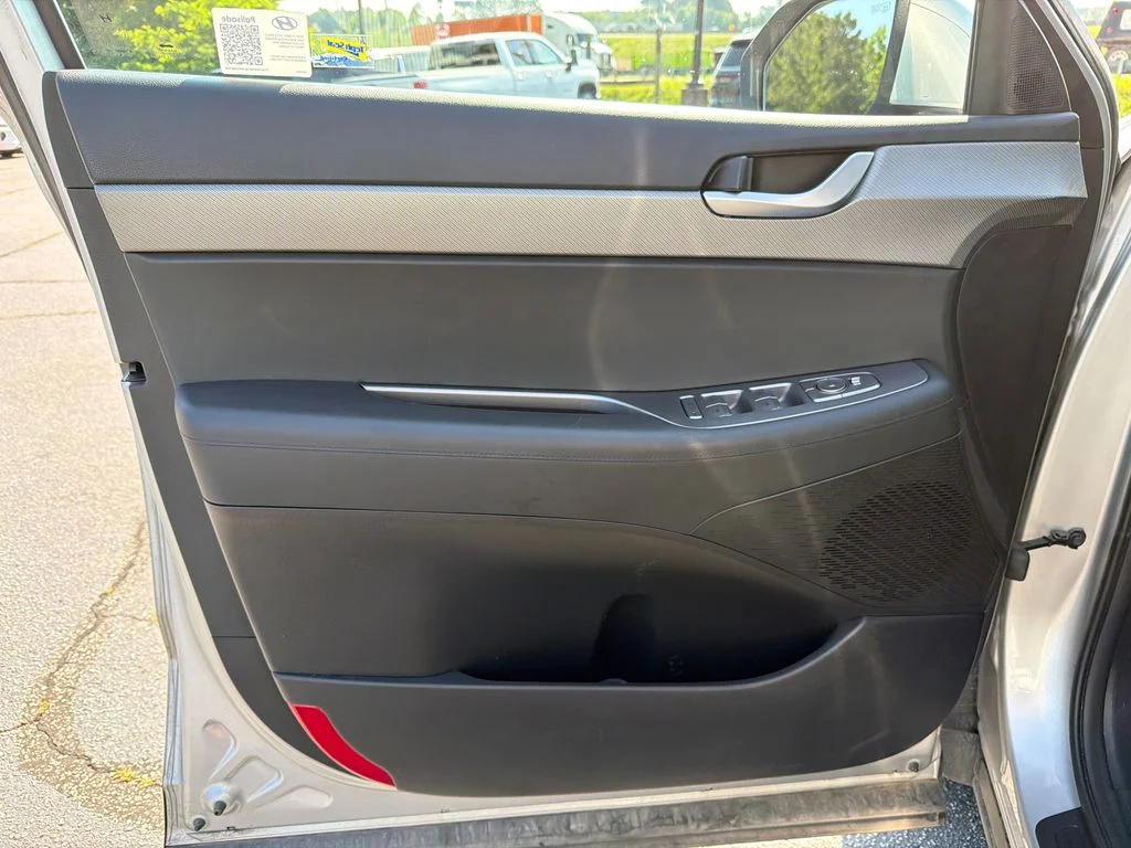 Used 2024 Silver Hyundai SEL image 10