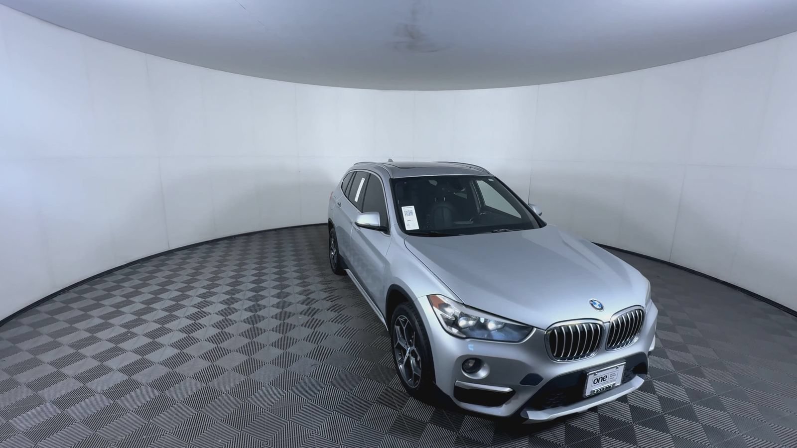 Used 2018 Glacier Silver Metallic BMW xDrive28i image 2