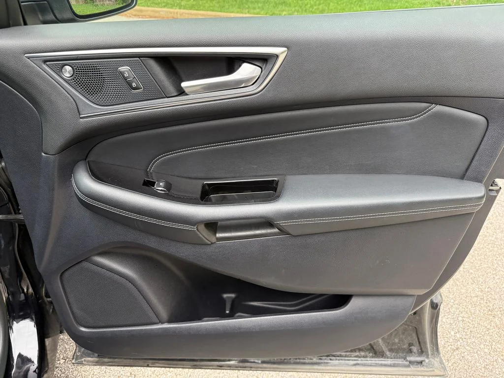 Used 2019 Black Ford Titanium image 27