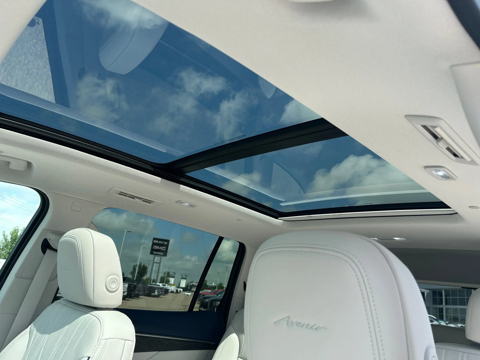New 2026 Iridescent White Tricoat Buick Avenir AWD image 18