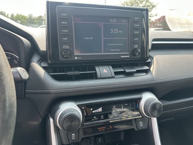 Used 2020 Silver Toyota LE image 27