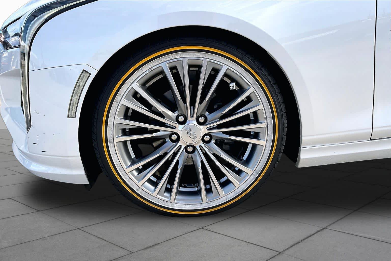 Used 2020 Crystal White Tricoat Cadillac Premium Luxury image 11