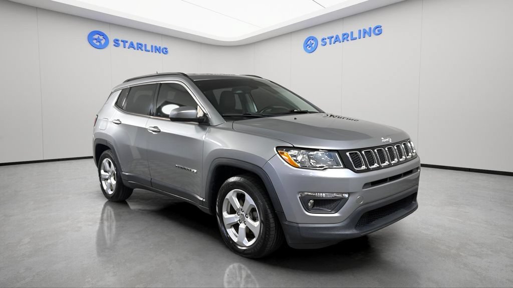 Used 2020 Silver Jeep Latitude FWD image 13