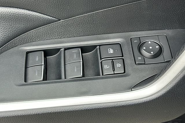 Certified Used 2025  Toyota XLE image 14