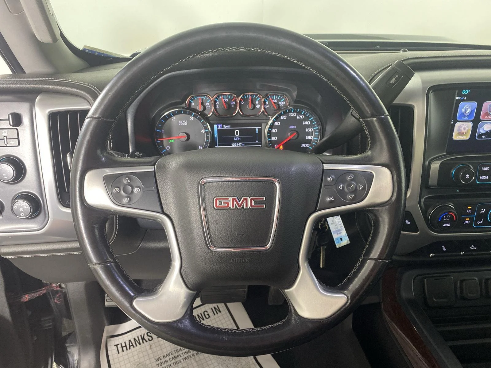 Used 2019 Onyx Black GMC SLE image 19