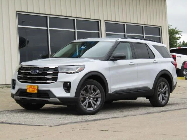New 2026 Space White Metallic Ford Active image 46