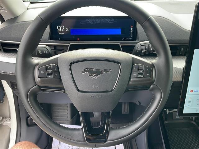 Used 2023 Star White Ford Select image 45