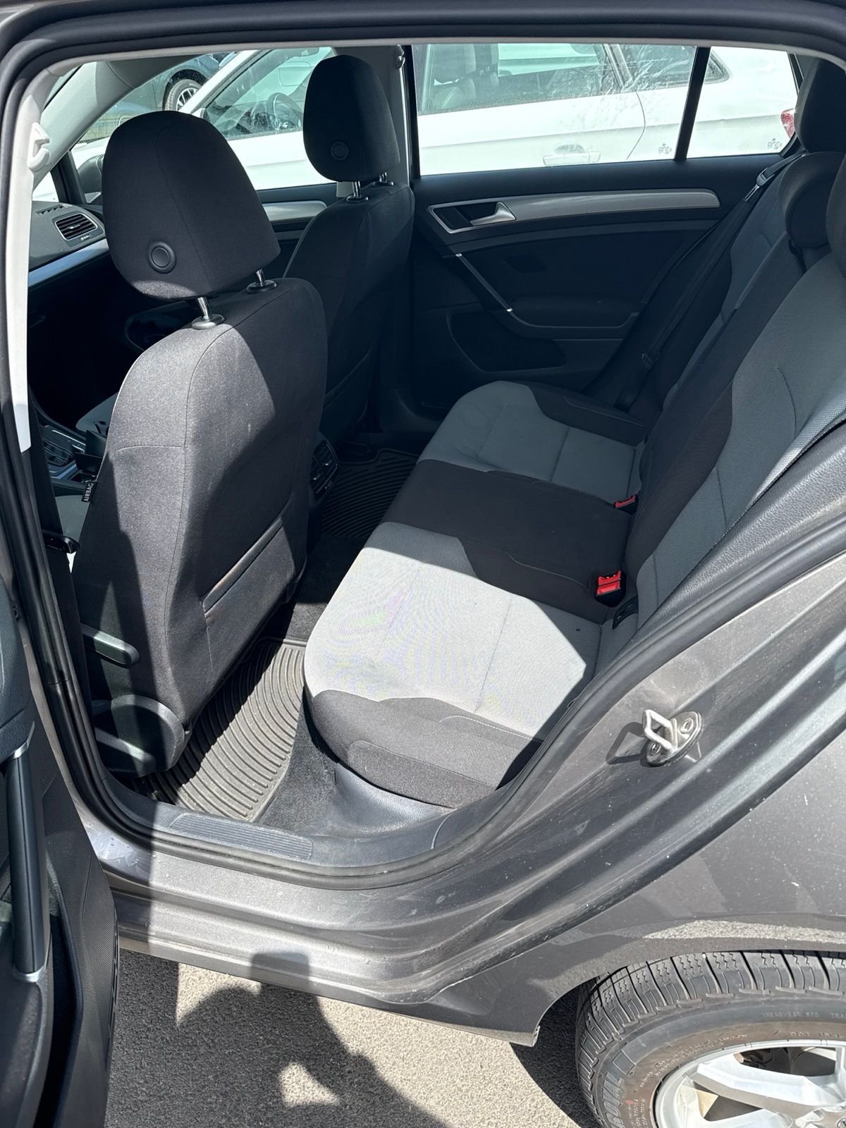 Used 2016 Gray Volkswagen SE image 2