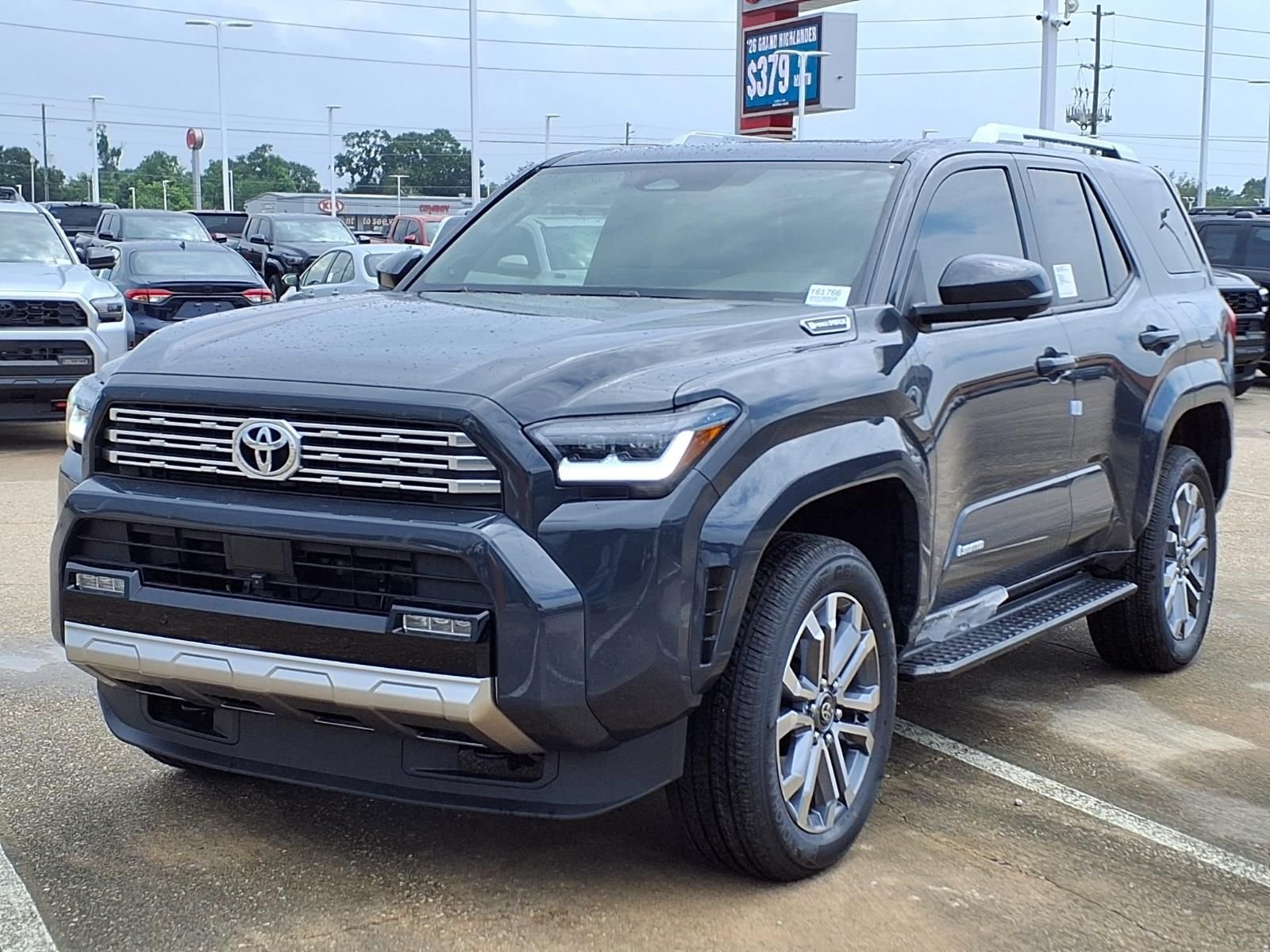 View vehicle photo 3