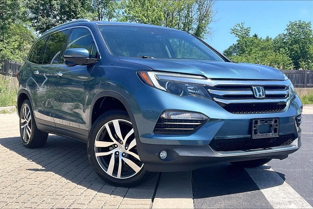 2016 Honda Pilot 4WD Touring's photo
