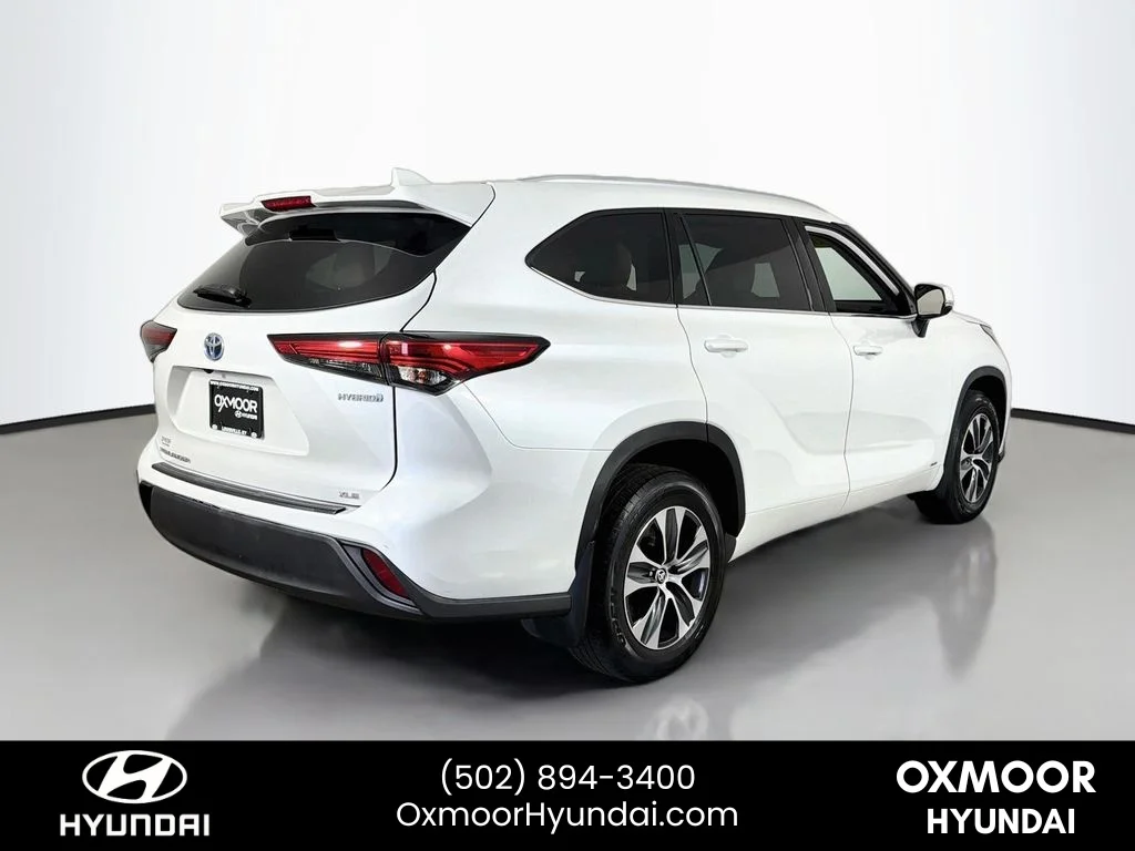 Used 2022 Wind Chill Pearl Toyota Hybrid XLE image 7