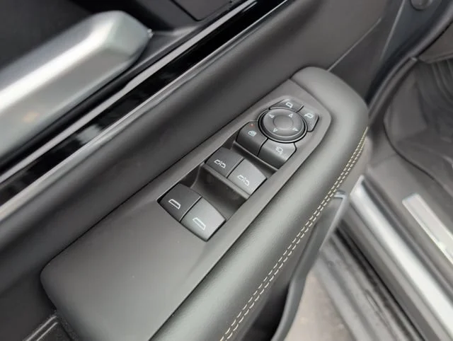 New 2026 Sterling Metallic GMC Elevation image 12