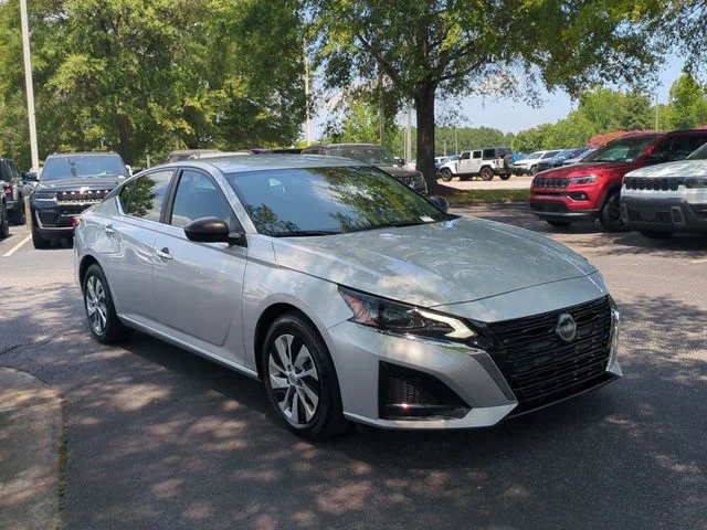 Used 2024 Silver Nissan 2.5 S image 7