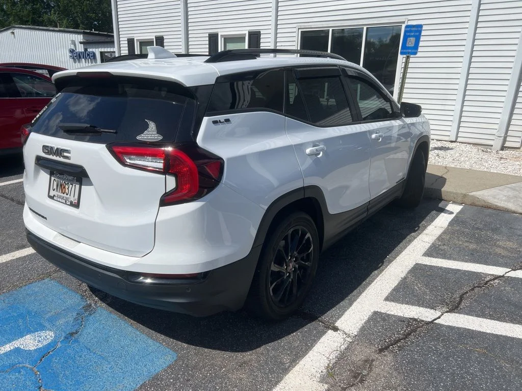 Used 2023 White GMC SLE image 5