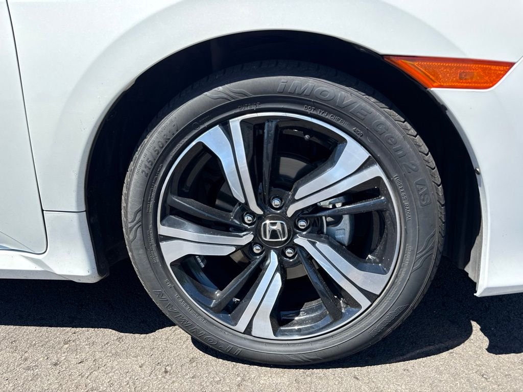Used 2016 White Orchid Pearl Honda Touring image 26