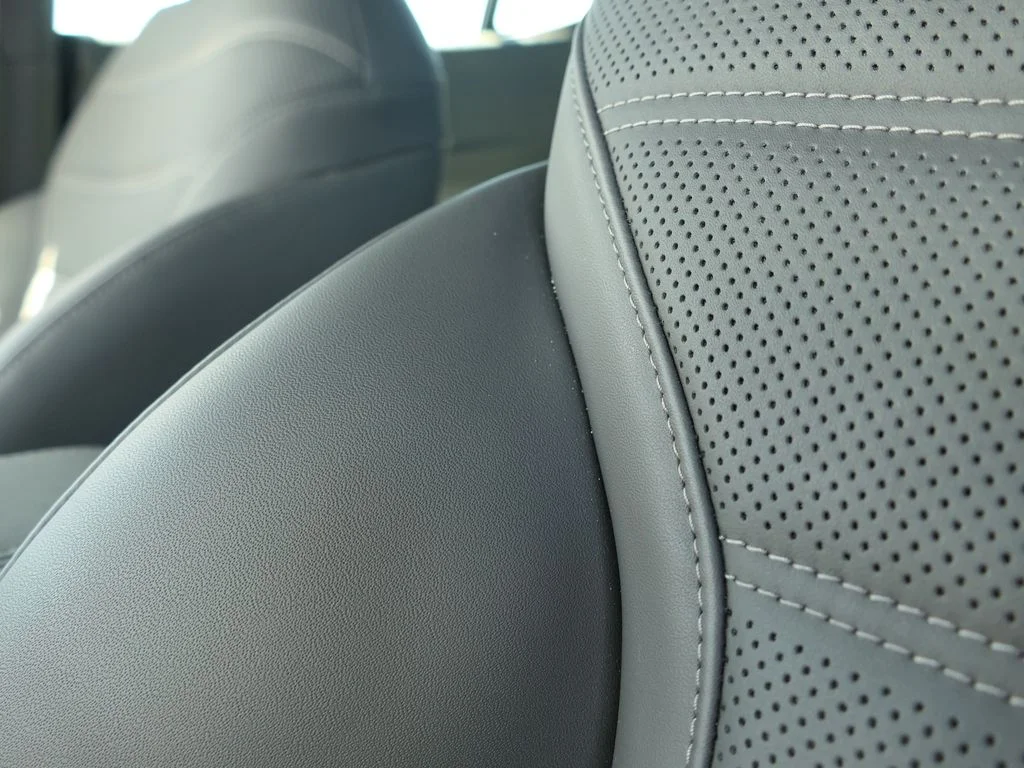 Used 2025 Black Alfa Romeo Base image 10