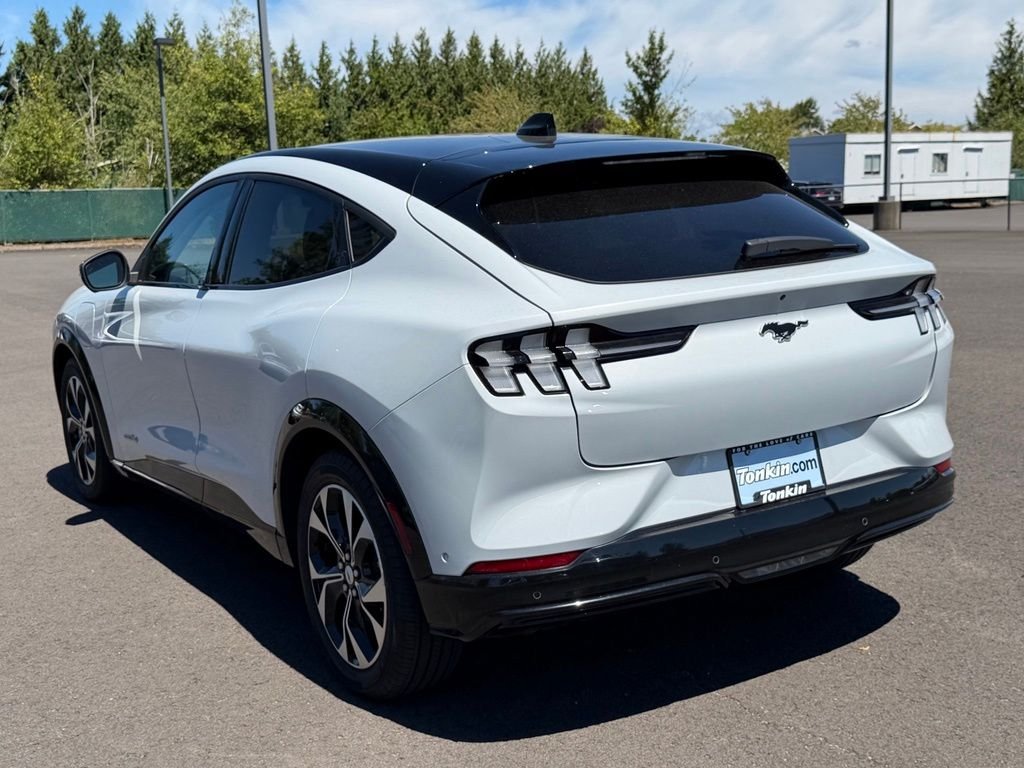 Used 2023 Space White Metallic Ford Premium image 6