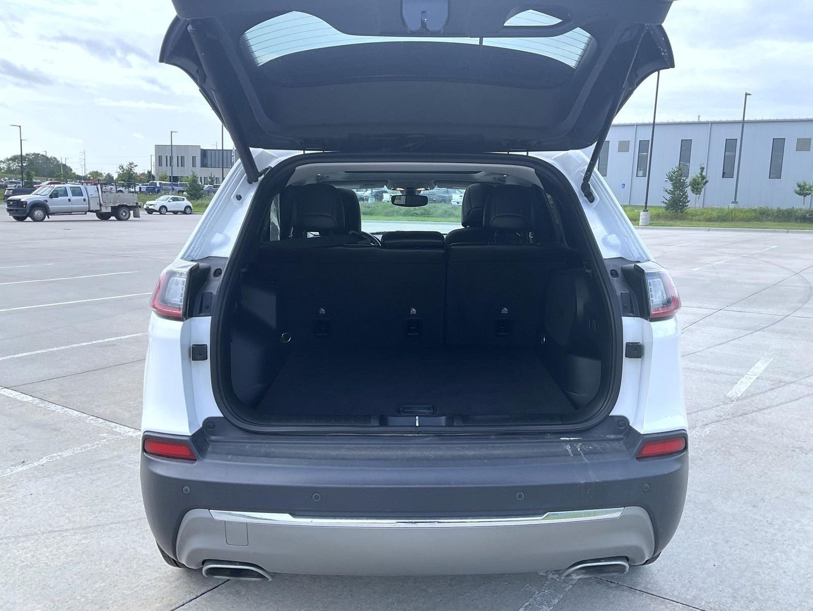 Used 2020 White Jeep Limited image 9