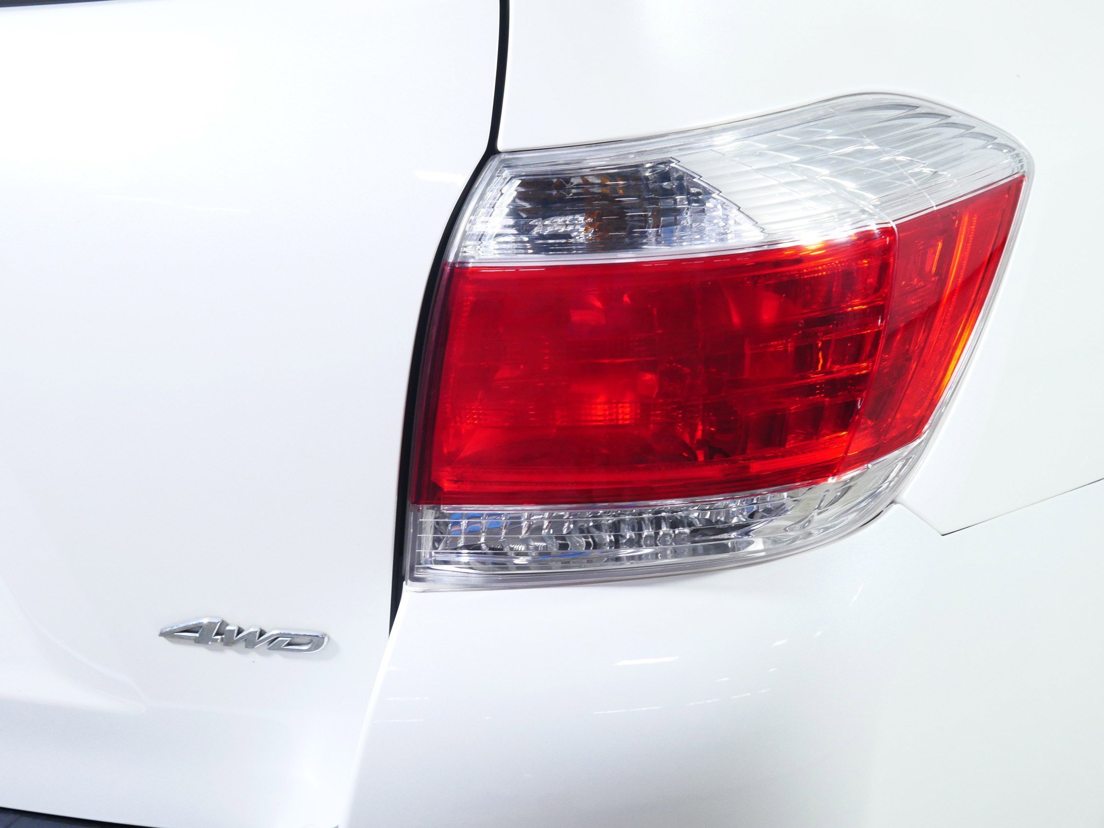 Used 2012 Blizzard Pearl Toyota SE image 17