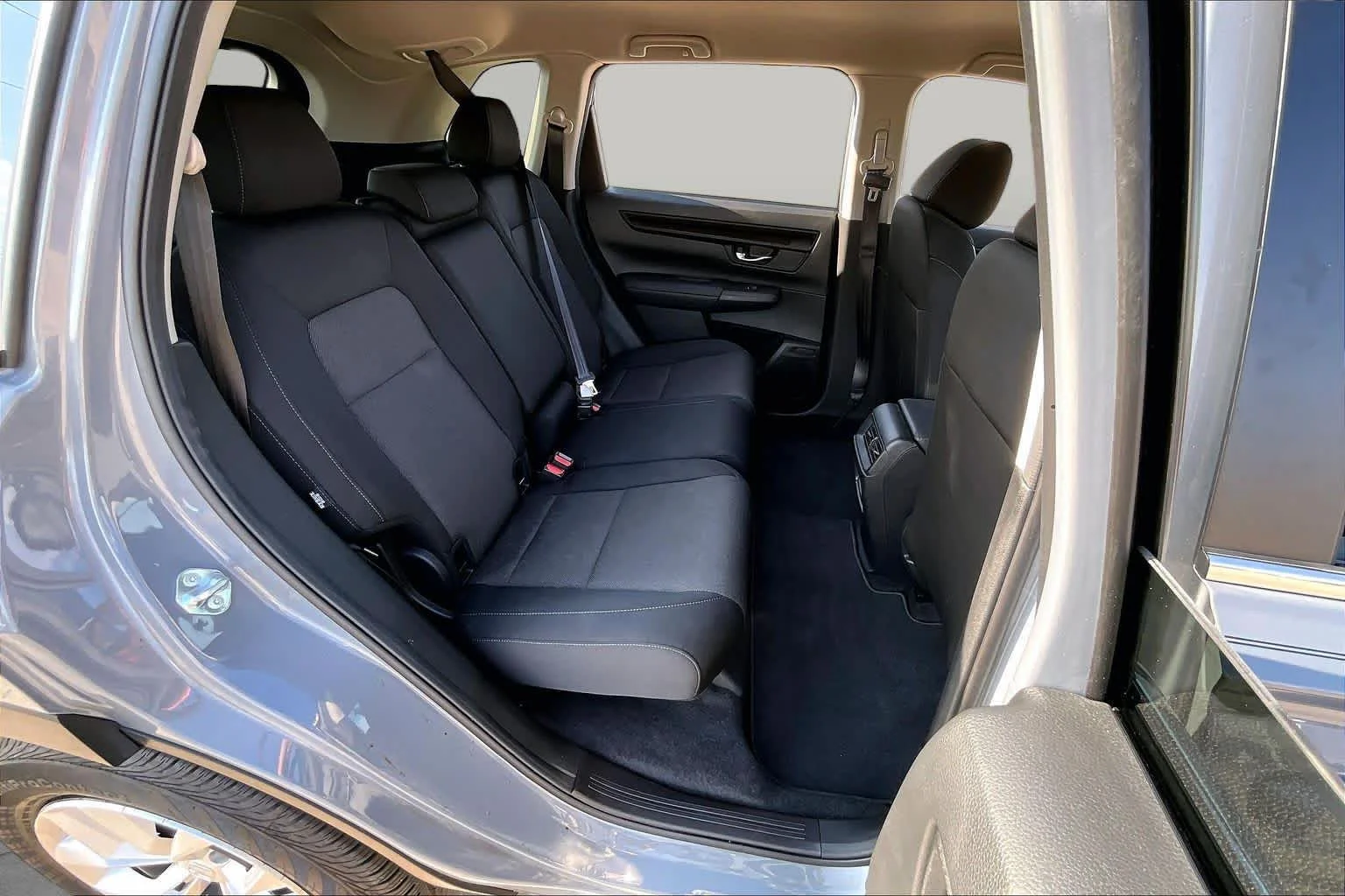 Used 2025 Urban Gray Pearl Honda LX image 17