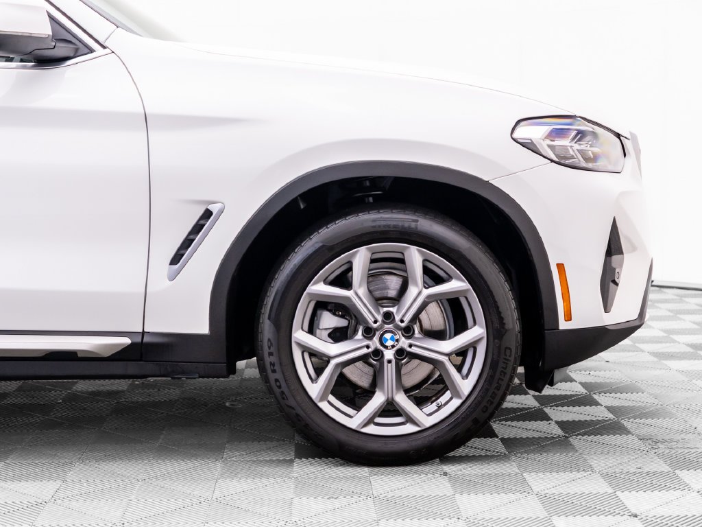 Used 2024 Alpine White BMW xDrive30i image 33