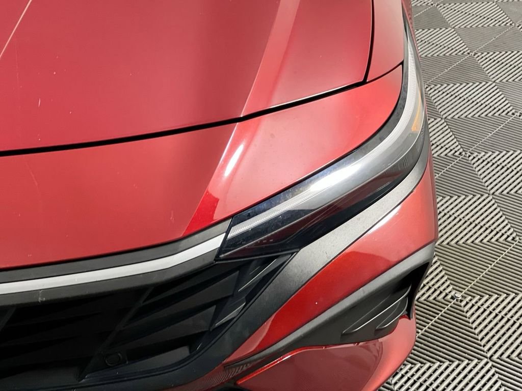 Used 2024 Red Hyundai SEL image 9