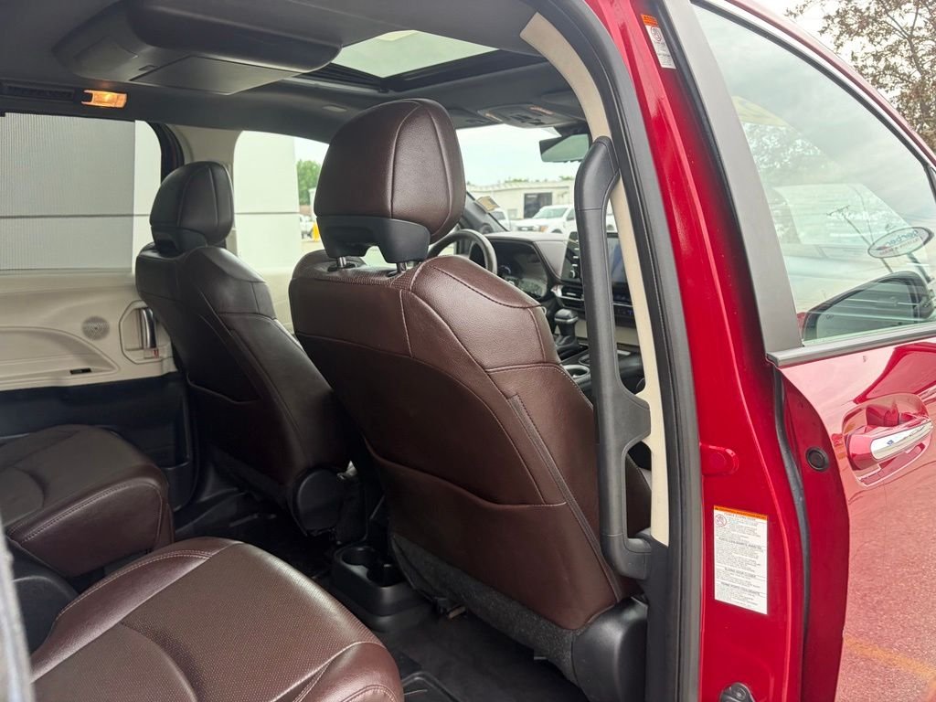 Used 2022 Ruby Flare Pearl Toyota Platinum image 23