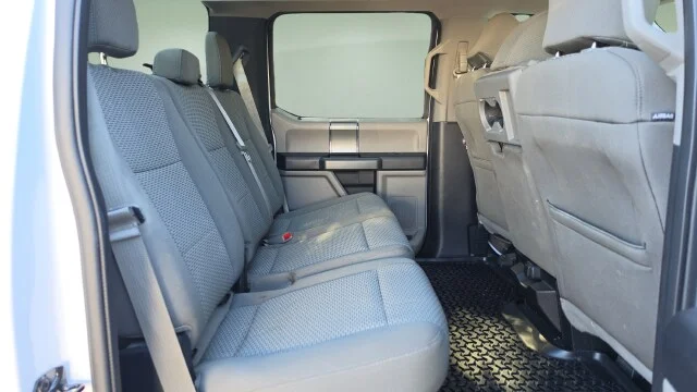 Used 2017 Oxford White Ford XLT image 13