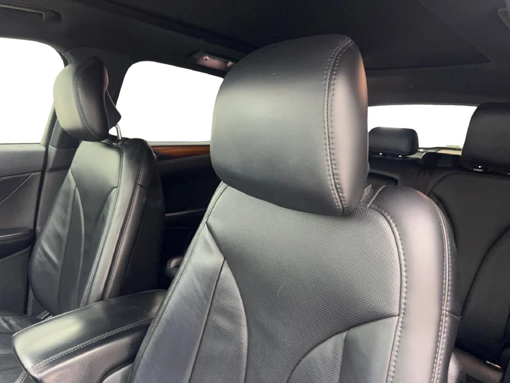 Used 2017 Black Lincoln Reserve image 30