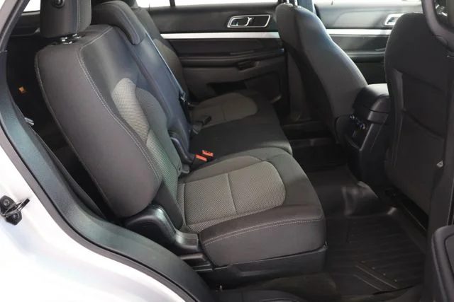 Used 2017 Silver Ford XLT image 22