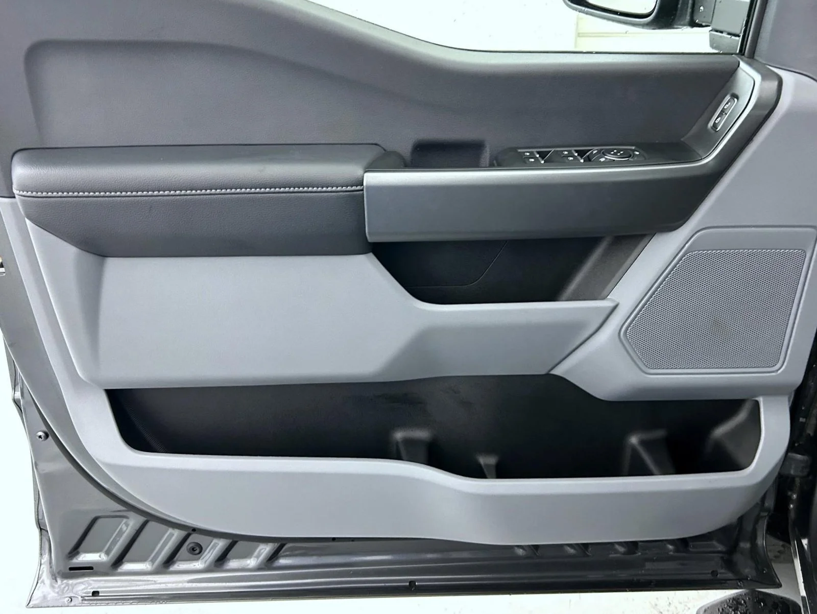 New 2026 Gray Ford XL image 9