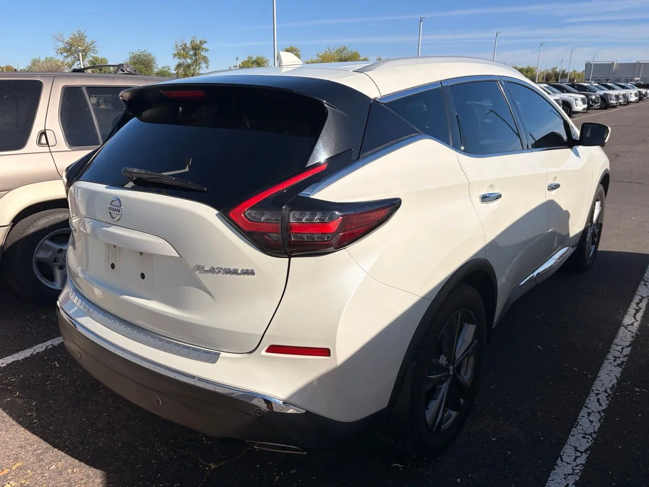 Used 2021 Pearl White Nissan Platinum image 5