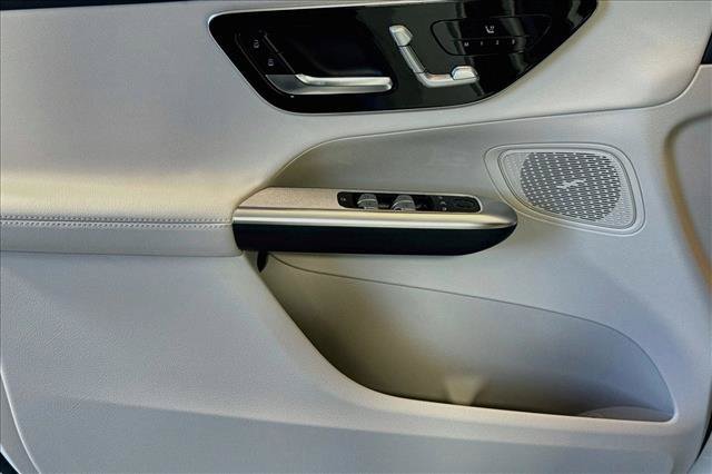 New 2027 Polar White Mercedes-Benz GLC 350e image 46