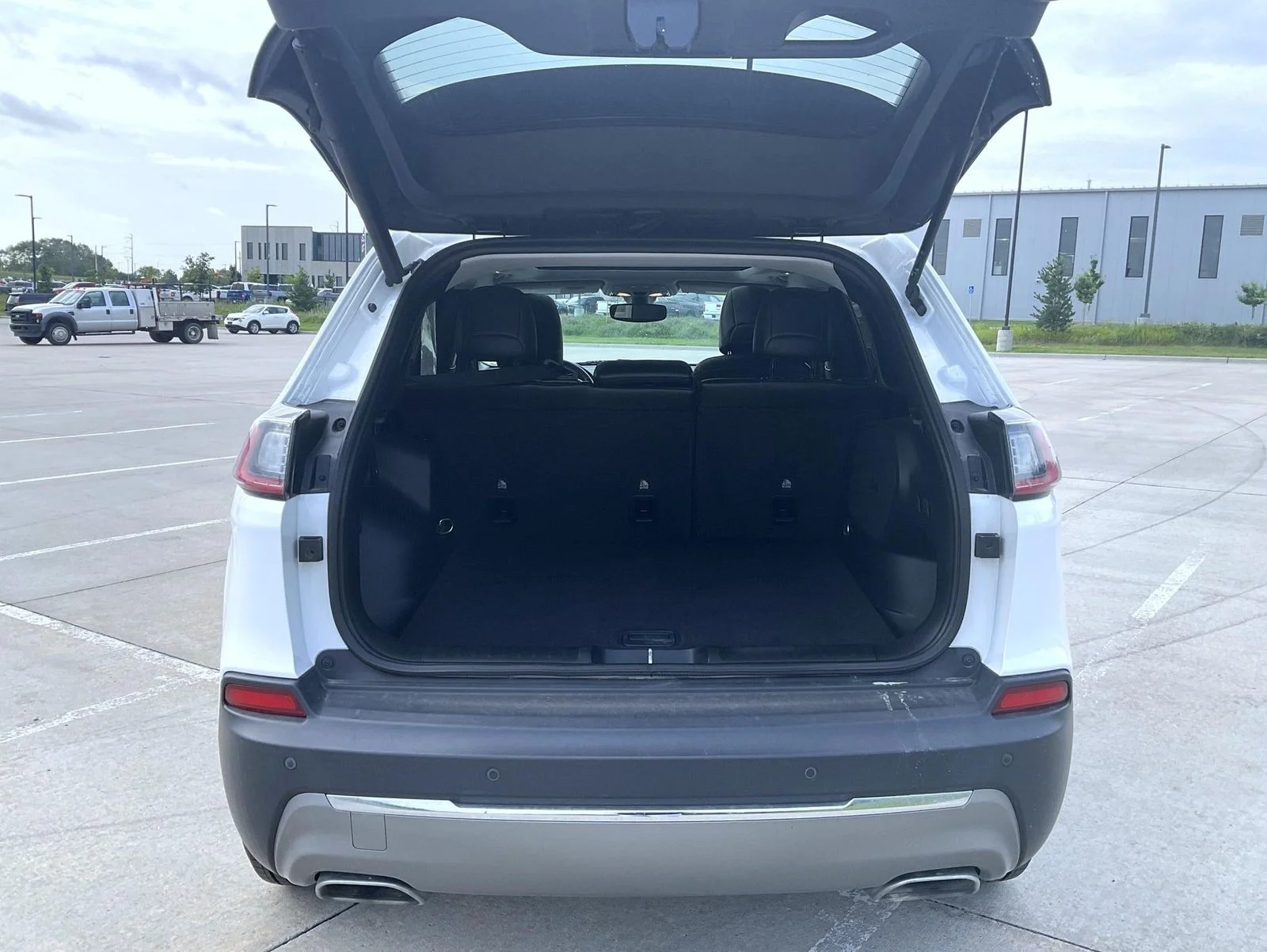 Used 2020 White Jeep Limited image 9