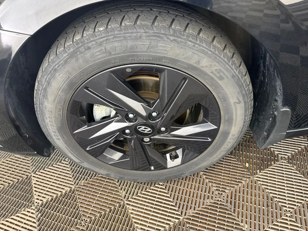Used 2022 Black Hyundai SEL image 30