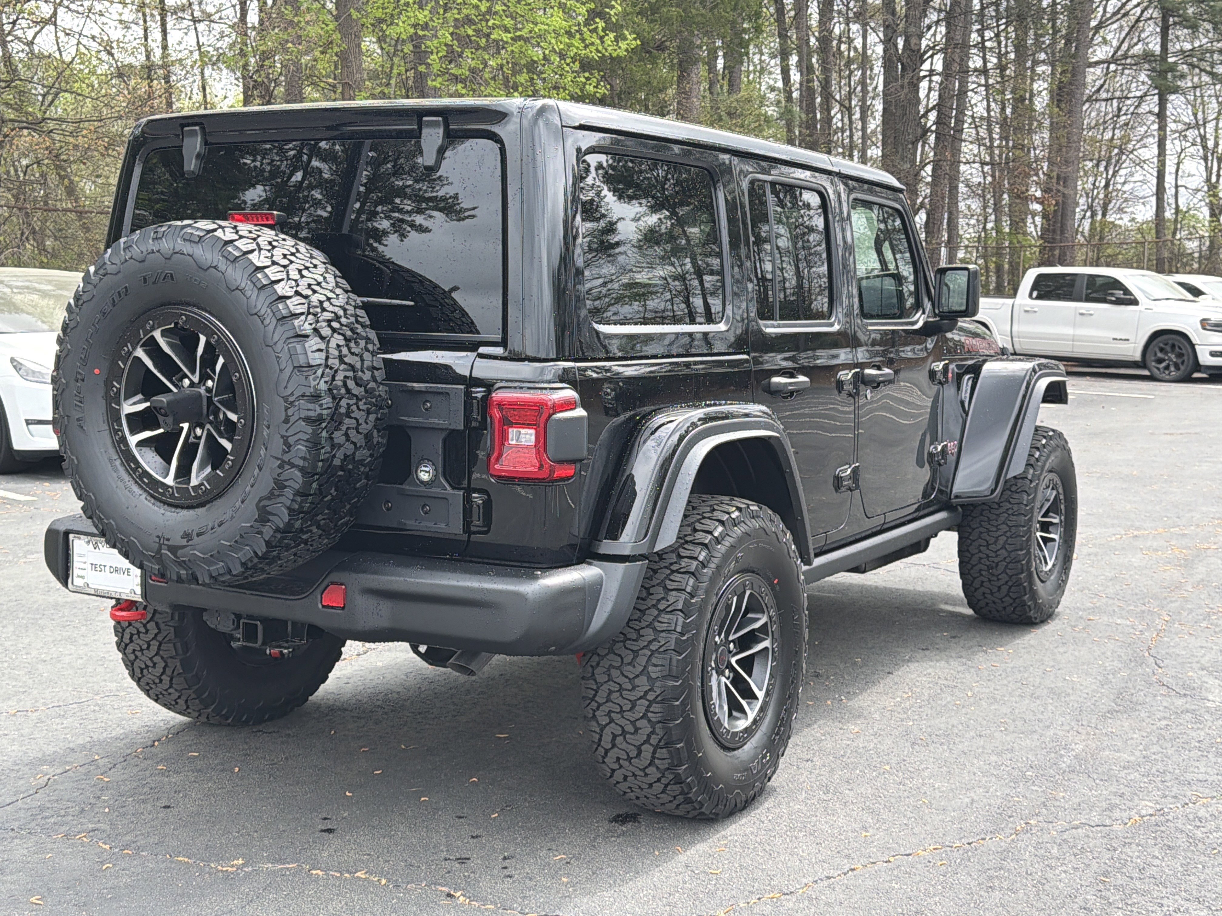 New 2026 Black Clear-Coat Exterior Paint Jeep Rubicon image 8