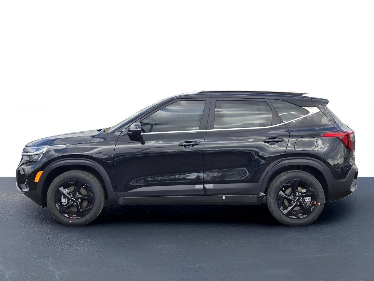 New 2026 Fusion Black Kia EX image 13