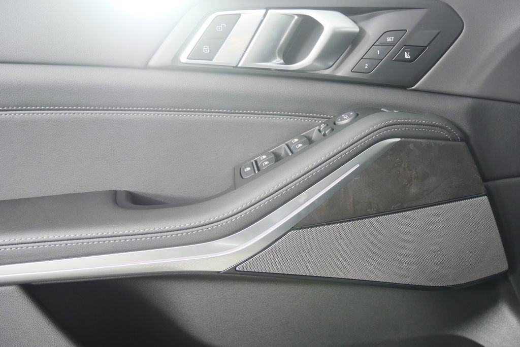 Used 2026 Blue Ridge Mountain Metallic BMW xDrive40i image 8