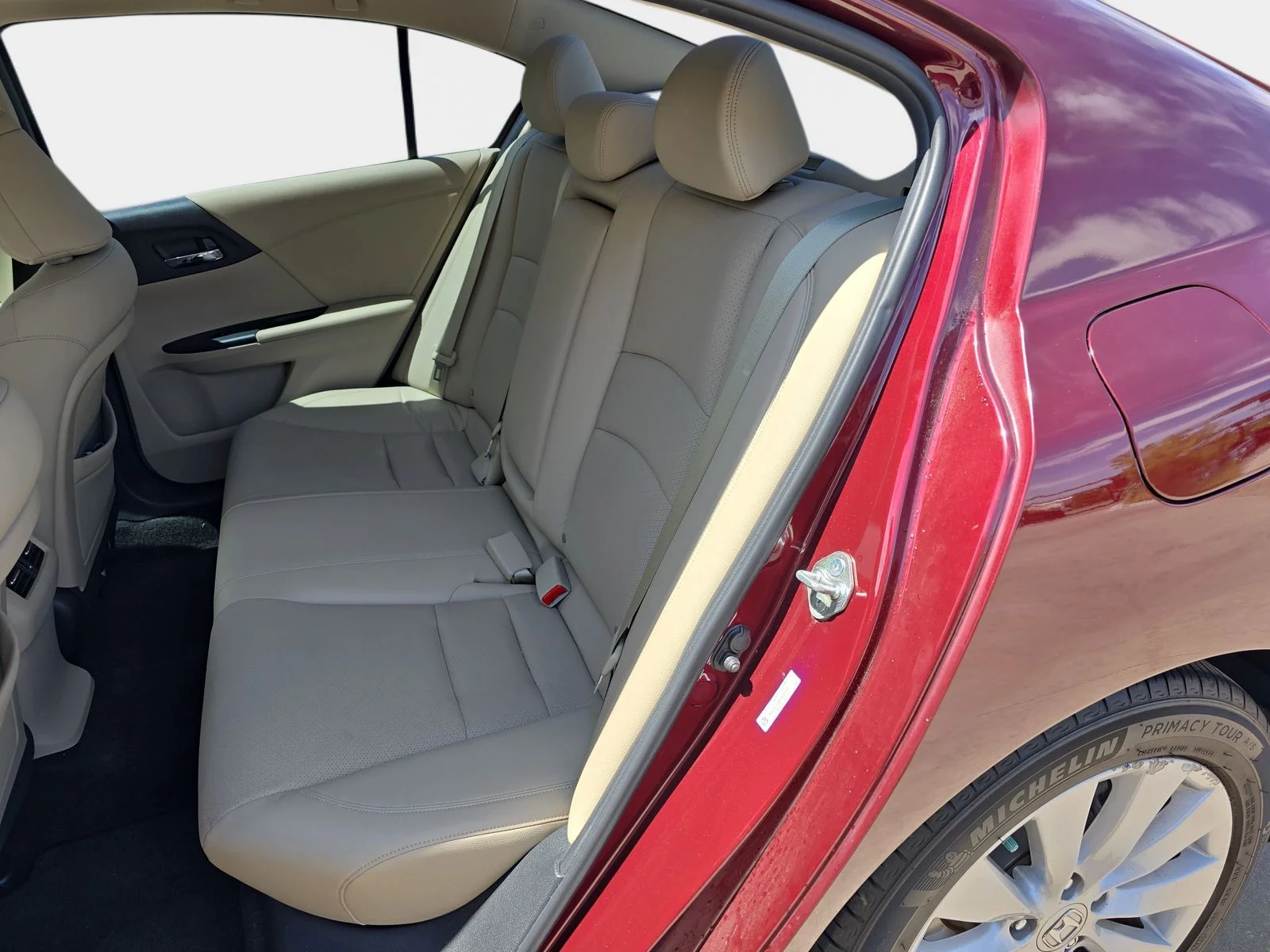 Used 2014 Basque Red Pearl II Honda Touring image 14