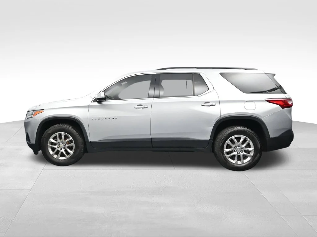 Used 2019 Silver Chevrolet 3LT image 2