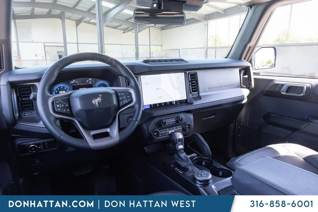 Used 2025 Blue Ford Badlands image 14