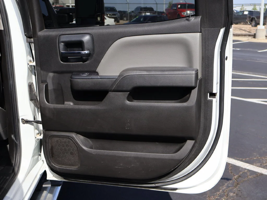 Used 2015 White Chevrolet Work Truck image 35