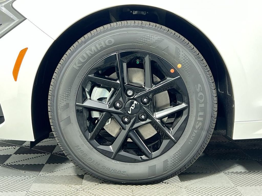 New 2026 Snow White Pearl Kia LXS FWD image 12