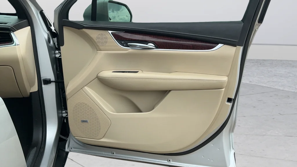 Used 2018 Silver Cadillac Premium Luxury image 23