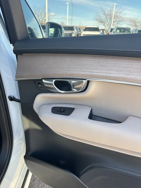 2026 Volvo XC90 Plus - Photo 33