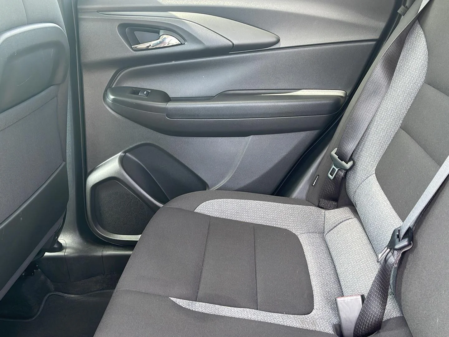Used 2025 Summit White Chevrolet LT image 12