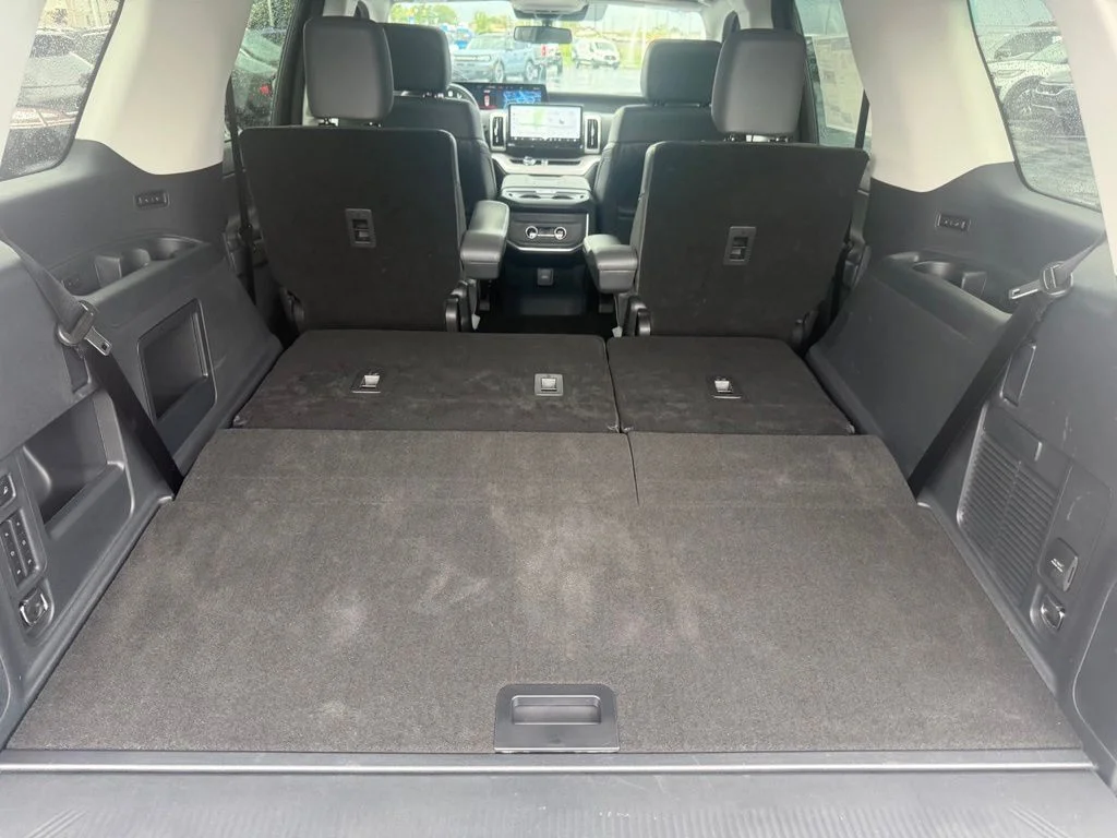 New 2026 Glacier Gray Metallic Tri-Coat Ford Active image 54