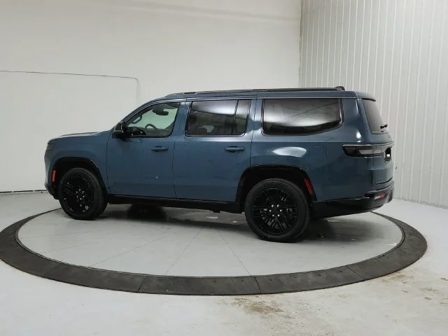 New 2026 Steel Blue Exterior Paint Jeep Limited Reserve image 6