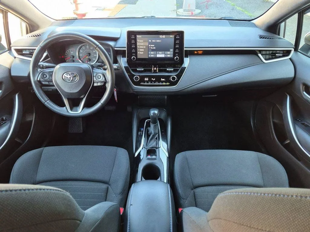 Used 2020 Silver Toyota SE image 19