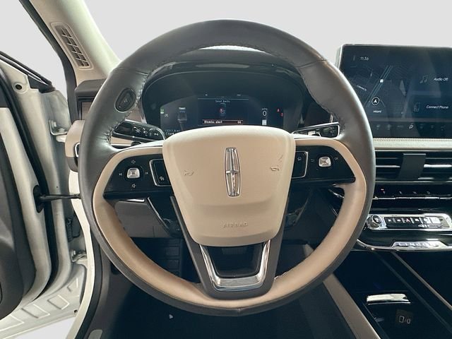 Used 2023 White Lincoln Reserve image 11
